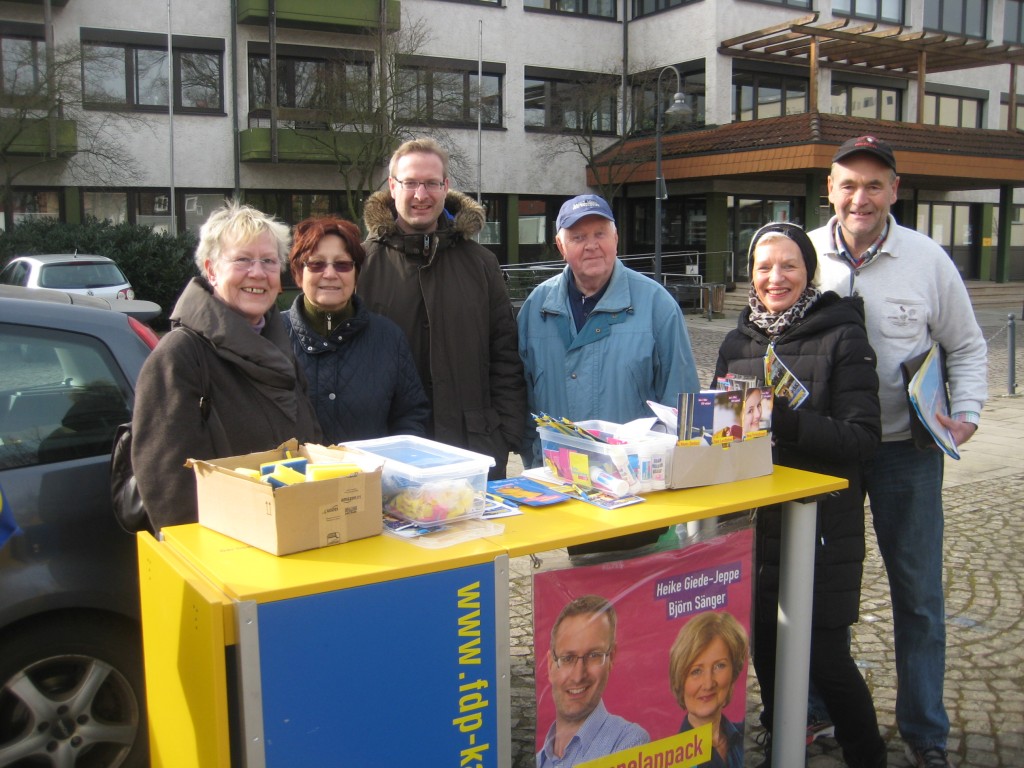 Wahlkampfstand Marktplatz 2016-1024x768 in Kommunal-Wahlkampf ging in die letzte Runde