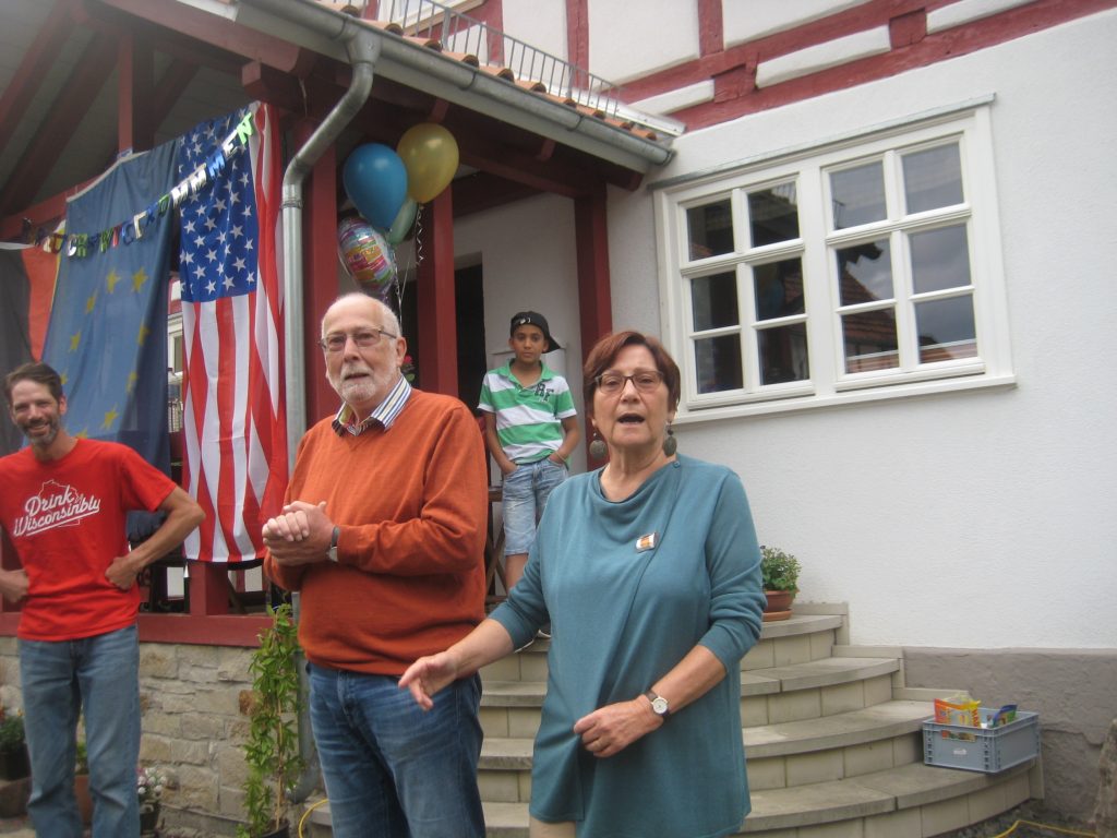 AK 2017 1-1024x768 in „Anne und Klaus“ – In der Kasseler Straße von Fuldatal wurde ein großes Fest gefeiert.